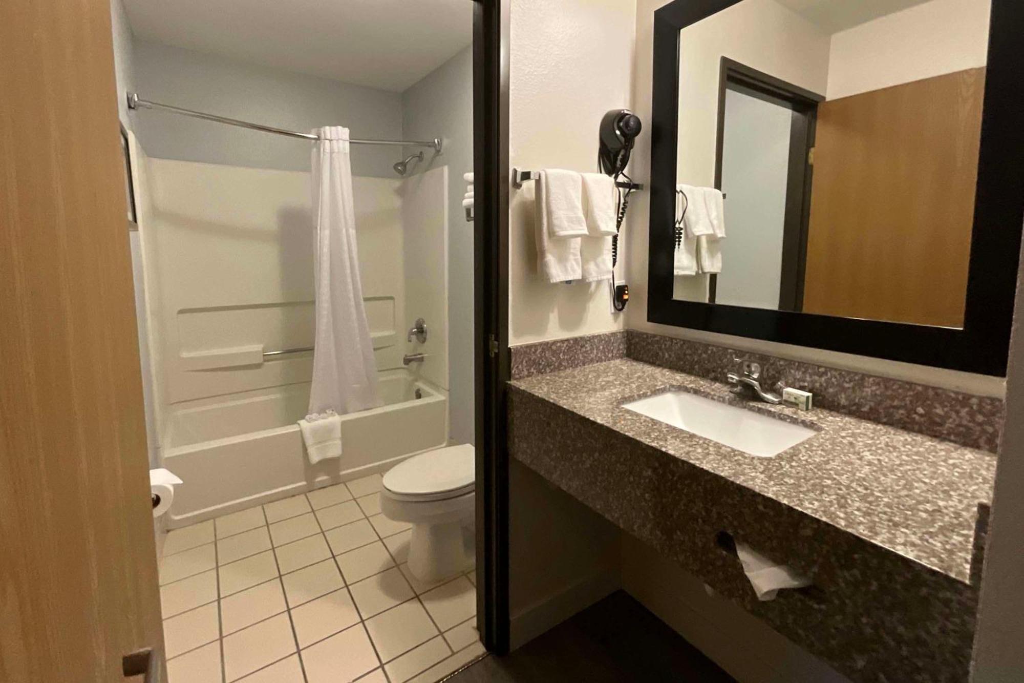Hotel Baymont By Wyndham Kent - Seattle Esterno foto